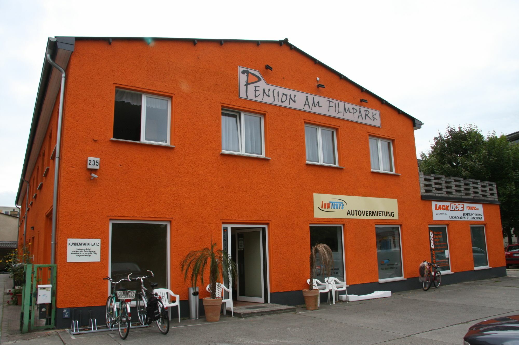 Pension Am Filmpark Потсдам Екстериор снимка